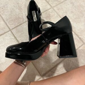 Steve Madden Black Patent Mingle Pump, Size 7
